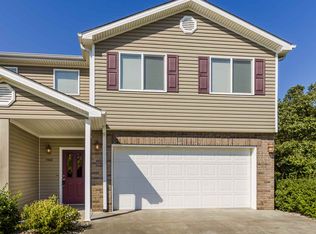 5400 Stone Crest Dr, Manhattan, KS 66503