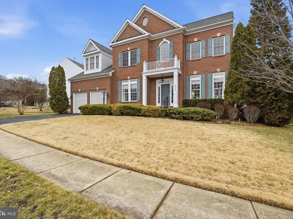 7820 Rose Garden Ln, Springfield, VA 22153