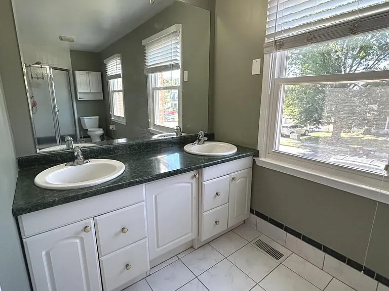 1321 Butterfield Ln — Photo 8