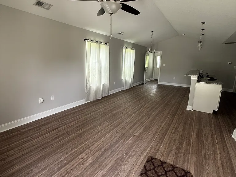 5572 Fern Ridge Rd — Photo 2