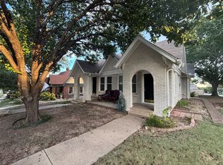 3819 Crestline Rd, Fort Worth, TX 76107