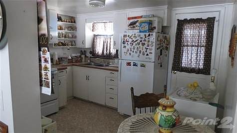4th image of 880 Walnut Ave