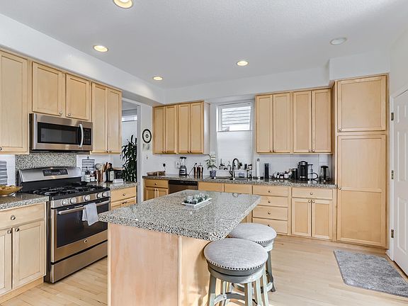 Kitchen facing east, gas range, lots of closet space