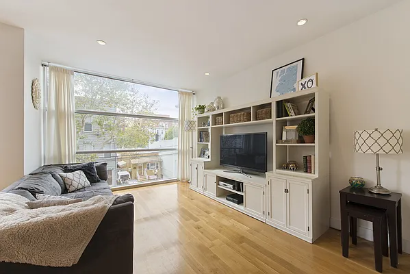 Sold by Nest Seekers International | media 16