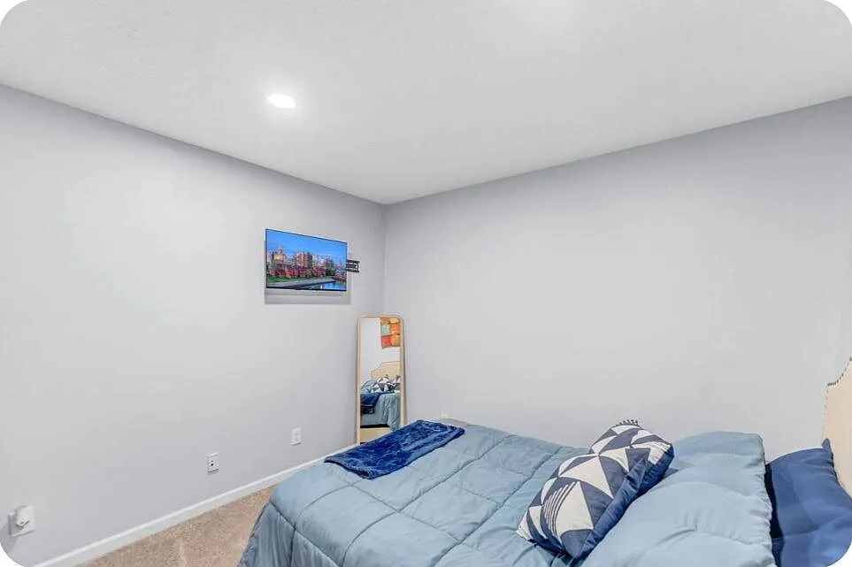 1 bed, 1.0 bath, $2,300 — Photo 2