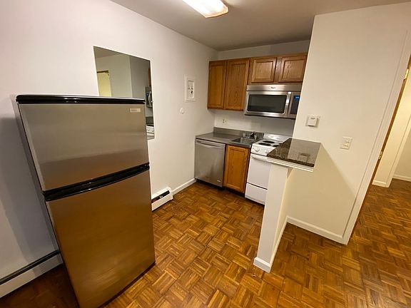 4th image of 1433-1437 Highland St #1437-B