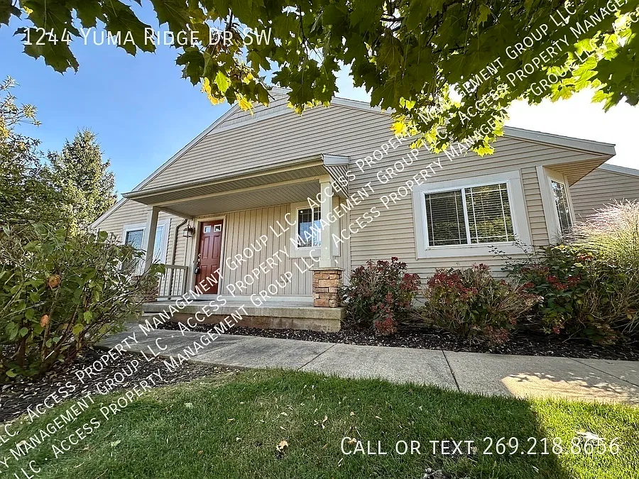 Byron Center 2 Bed Condo Sierra Fields — Photo 1