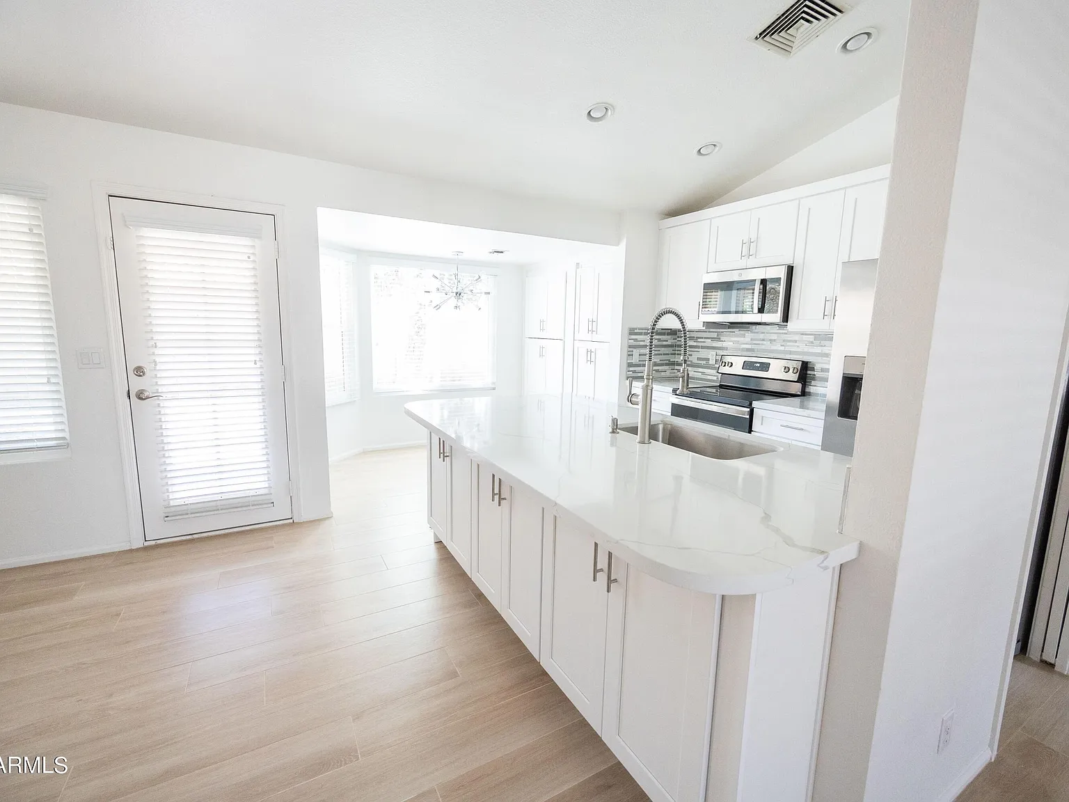 4 bed, 2.0 bath, 1722 sqft, $2,500 — Photo 4