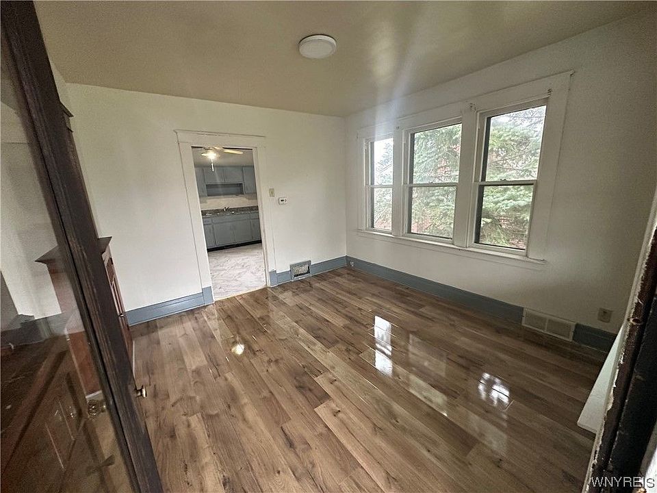 2764 Niagara St, Niagara Falls, NY 14303 Zillow