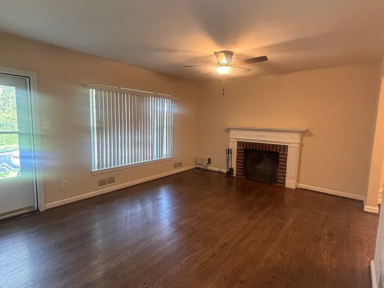 11203 Dodson Ln — Photo 6