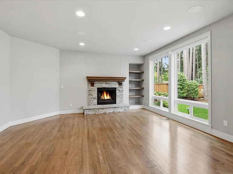 21384 NE 9th Pl — Photo 13