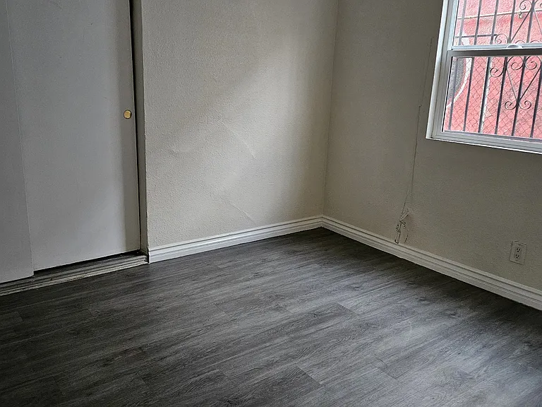 7418 S Main St #2 — Photo 3