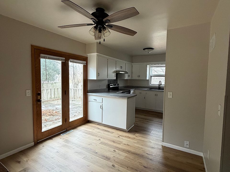 Dining/Kitchen