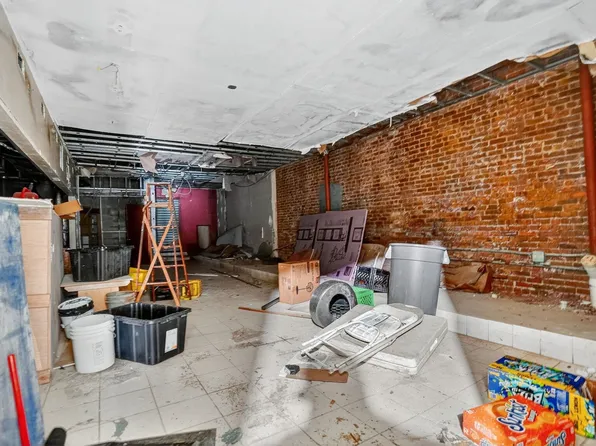 415 Martin Luther King Jr Drive image 8 of 20