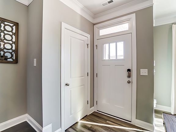 These photos are representative of this floor plan, but all options may not be available in every co