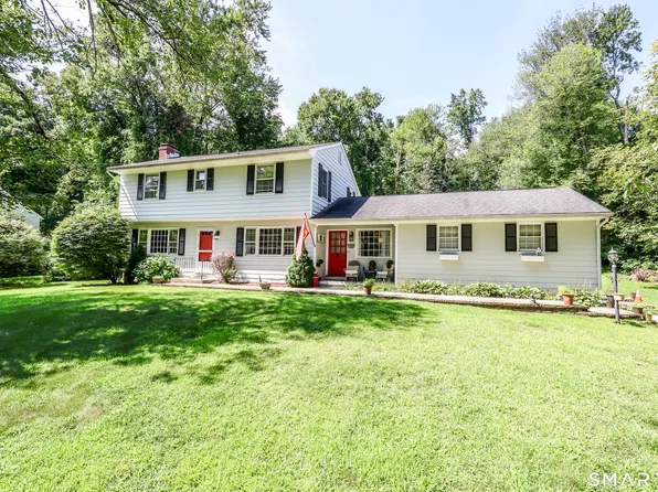 27 Powder Horn Hill, Brookfield, CT 06804