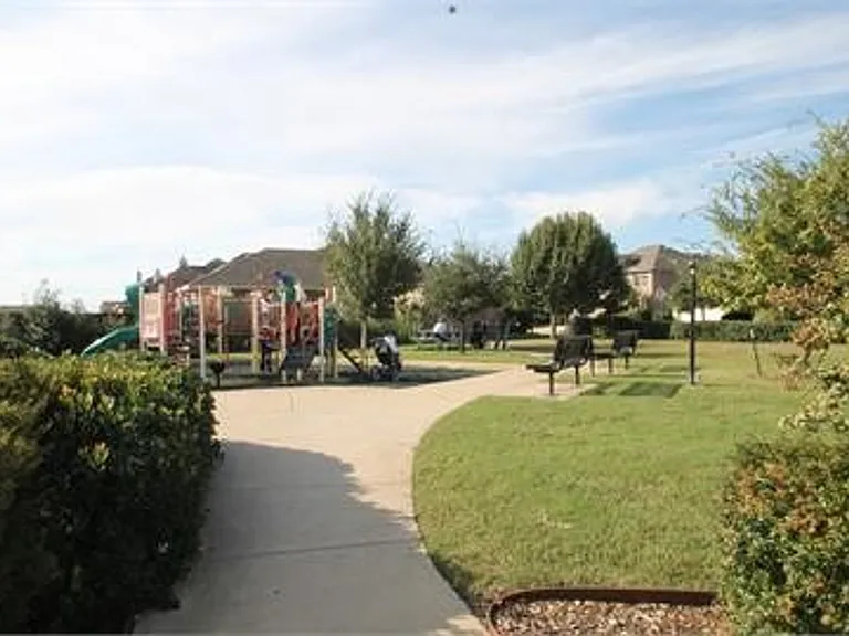 1416 Amazon Dr — Photo 23
