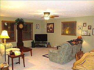 4th image of 1300 Maple Leaf Ct