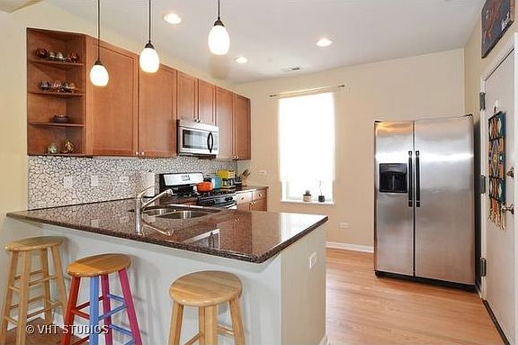 2nd image of 3835 W Wrightwood Ave #2S