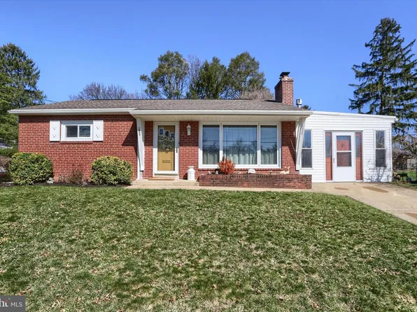 1855 Holly Dr, Camp Hill, PA 17011