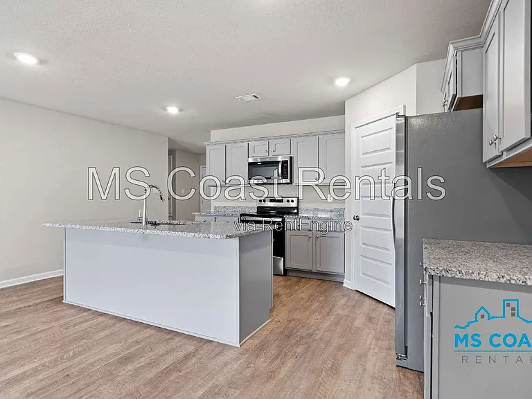 15236 Cypress Way — Photo 9