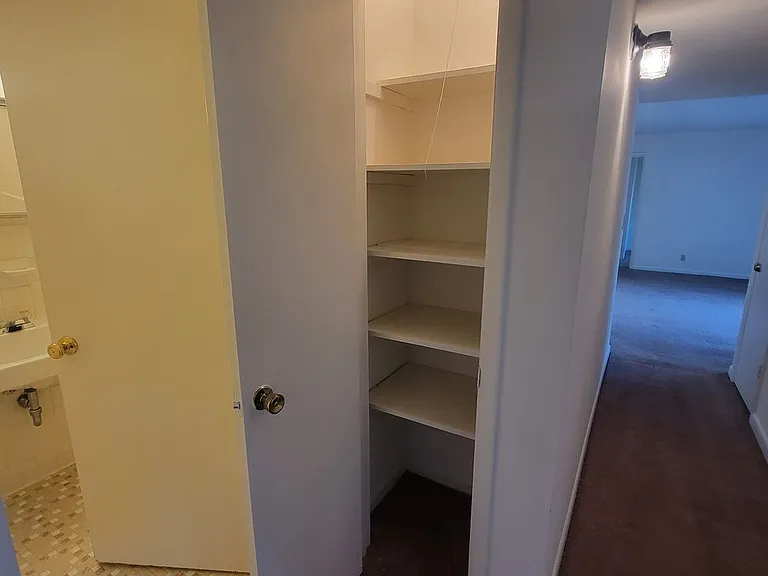 300 Jefferson St — Photo 25