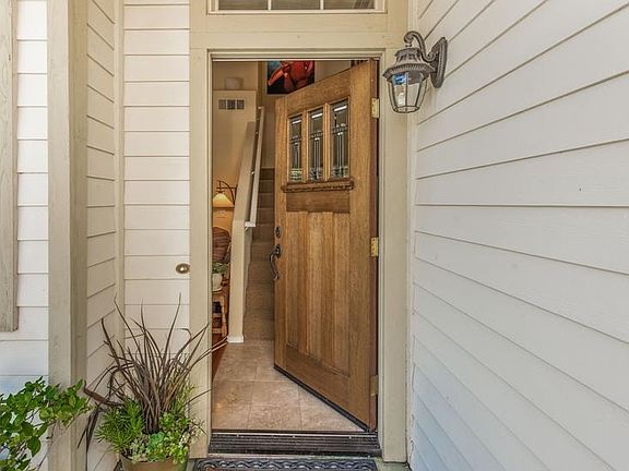 4th image of 4220 Maryland St