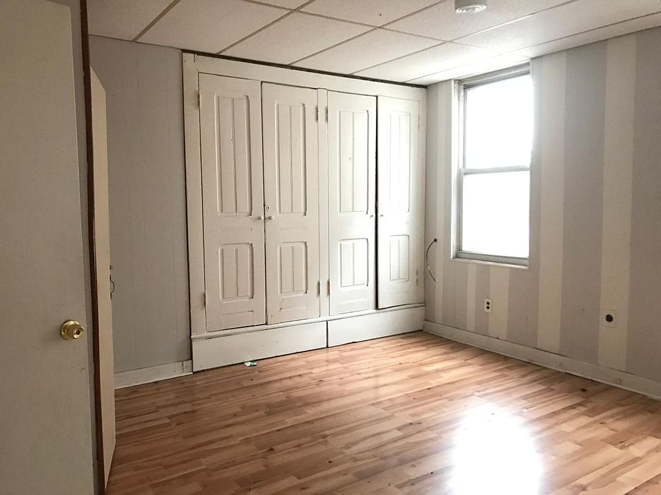 2nd image of 1536 Wharton St Floor 2