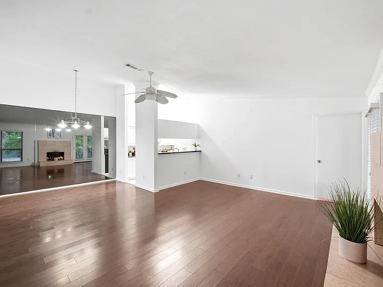 2425 Augusta Dr #22 — Photo 8