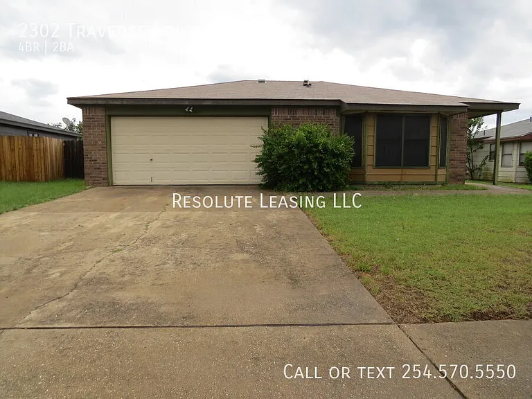 2302 Traverse Dr — Photo 1