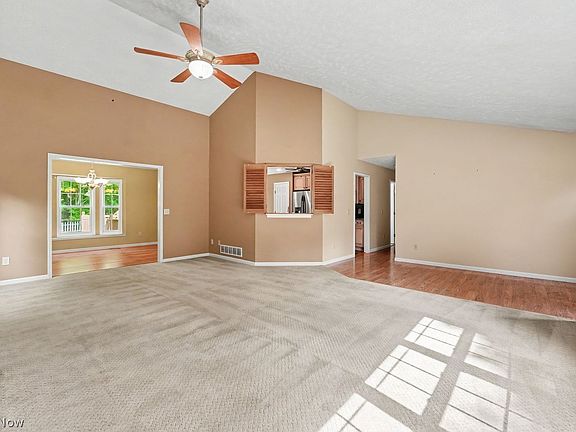 3rd image of 2044 Haines Rd