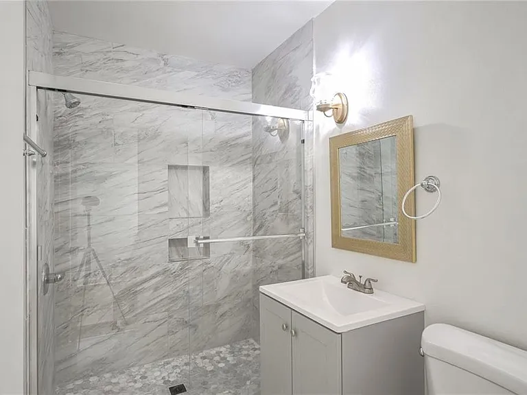 2741 Chelsea Dr — Photo 8
