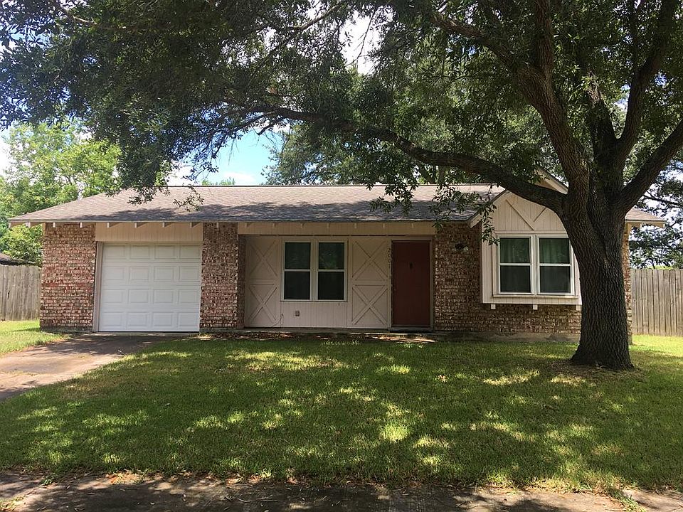 1st image of 2001 Sandlewood Dr
