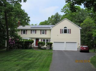4 Reeves Rd, Bedford, MA 01730