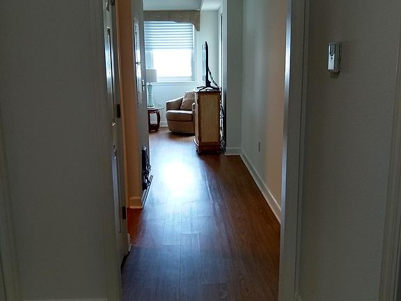 4th image of 750 N Tamiami Trl Unit 812