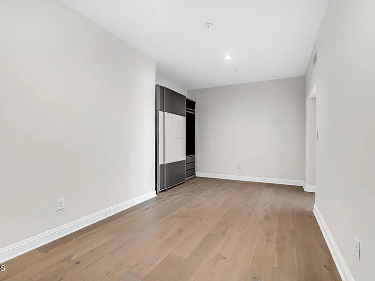 801 S Grand Ave #1710 — Photo 50