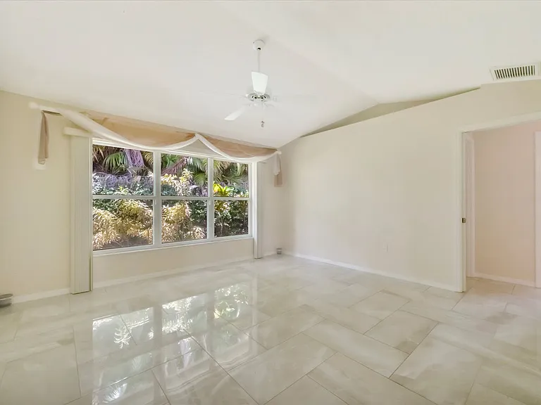 1016 Harbor Town Dr — Photo 29