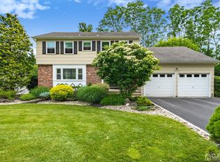 51 Frost Ave W, Edison, NJ 08820