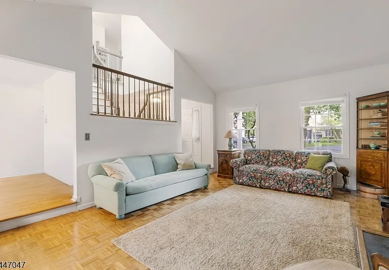 9 Northbridge Pl — Photo 4