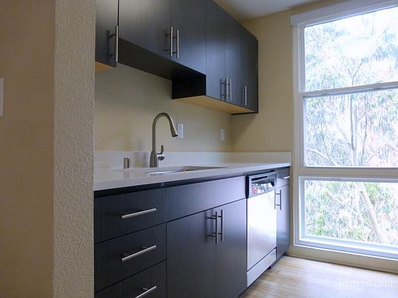2nd image of 478 Warren Dr #530