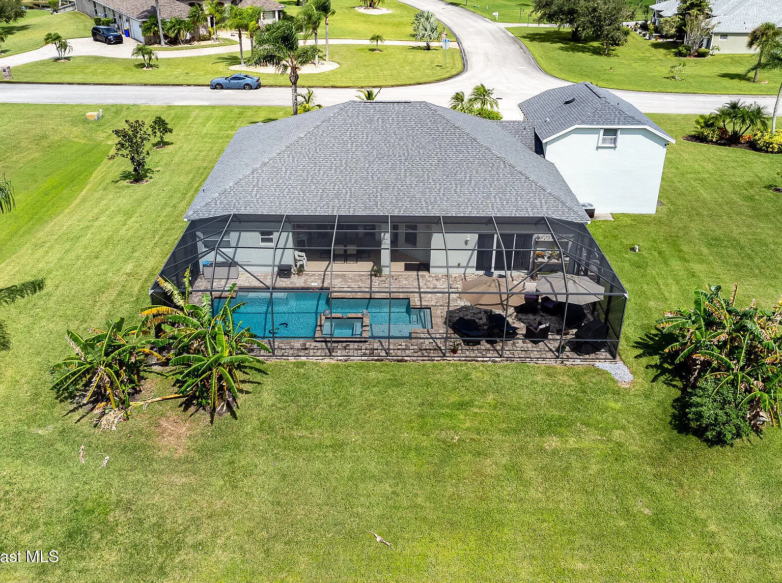 5 bed, 3.0 bath, 2426 sqft, $4,000 — Photo 4