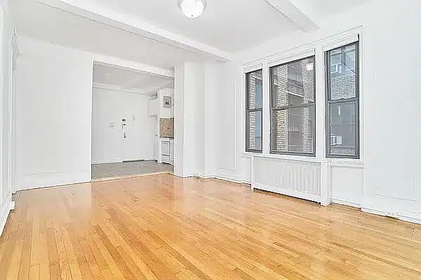 1st image of 135 E 50th St APT 10F