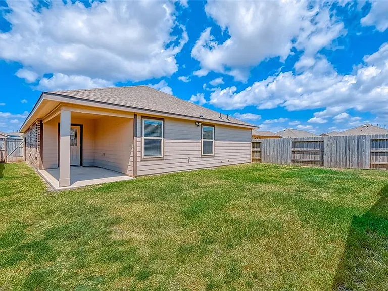 2206 Mirror Ridge Ct — Photo 27