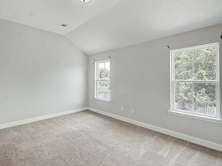 547 Fairview Cir — Photo 26