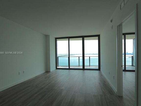 5th image of 460 NE 28th St APT 2805