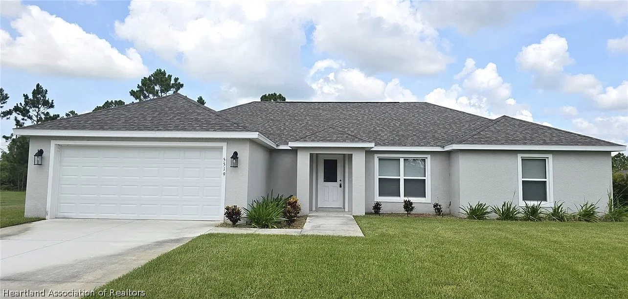 3 bed, 2.0 bath, 1795 sqft, $2,100 — Photo 1