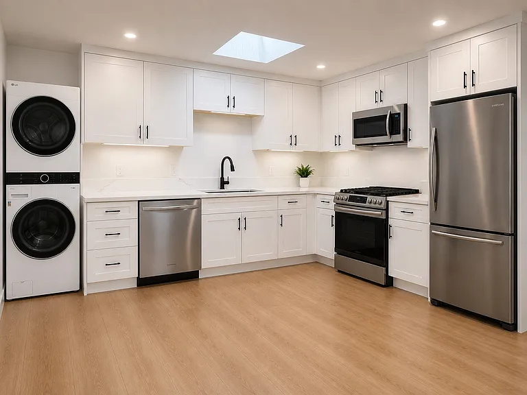 124 N Inglewood Ave #7 — Photo 1