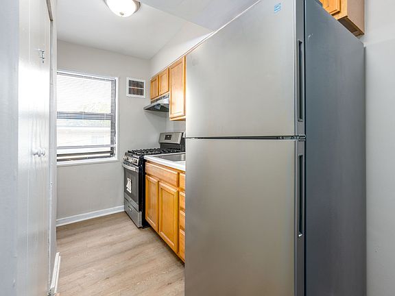 5th image of 1625-1633 Morris Rd SE #3