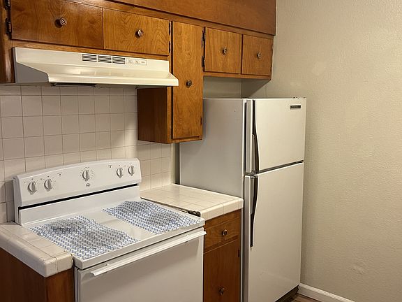 3rd image of 120 E Fairmont Ave #5