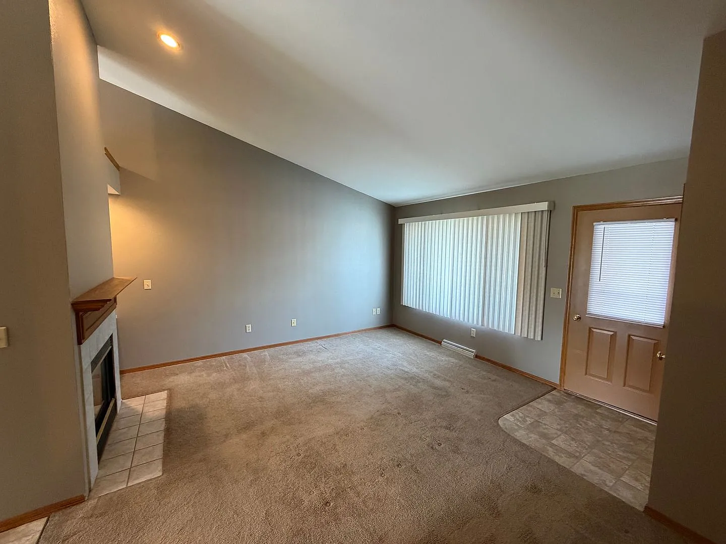 514/516 Pheasant Drive — Photo 2